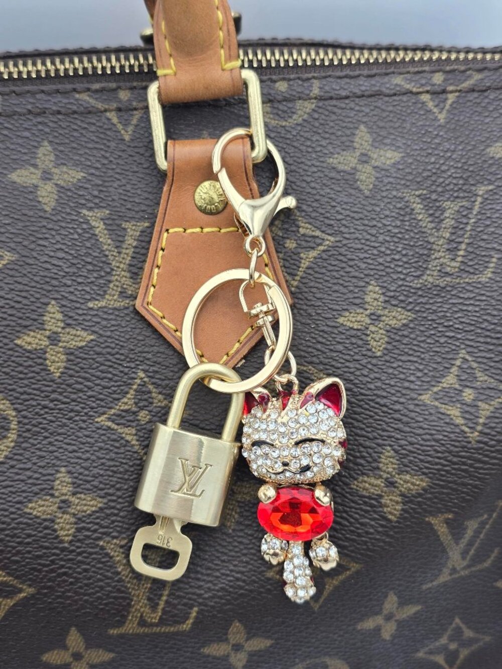 Authentic LV Gold Padlock & Key 🔑 Unbranded Cat Bag Charm / Keychain Combo